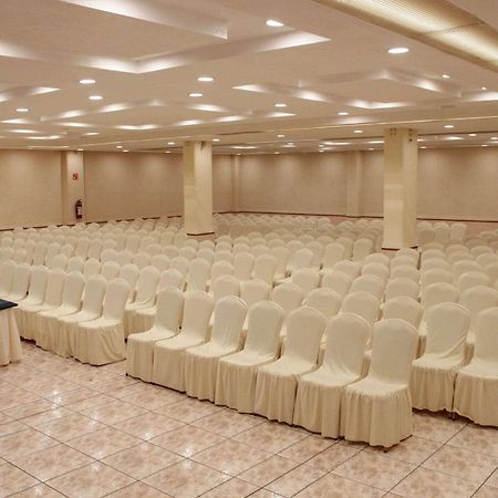 Radisson Hotel & Convention Center Toluca Exterior photo
